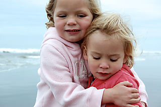 Long beach 08 hannah and laurel1