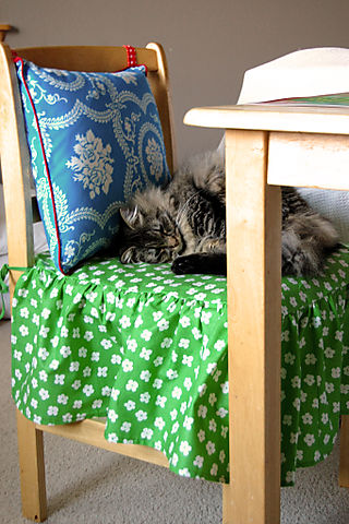 Happy chairs cat01