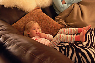 Laurel on grandpas couch01