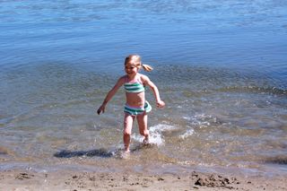 Beach day hannah running in water2009-04-20