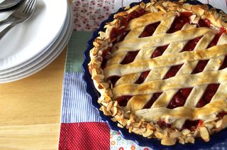 Cherry cheesecake pie