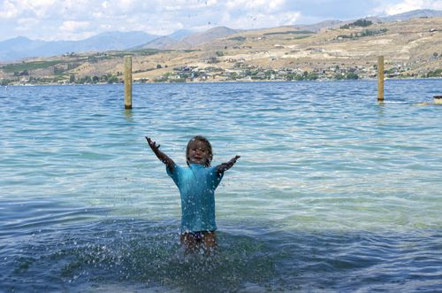 Lake chelan- splashing